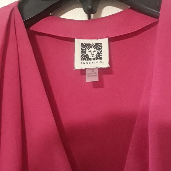 Top - Picture 2 of 3